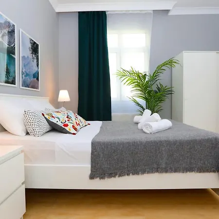 Amazing Flat Near Bagdat Street With Enticing Interior Design In Kadikoy Appartement Istambul