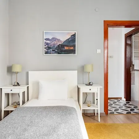 Amazing Flat Near Bagdat Street With Enticing Interior Design In Kadikoy Appartamento