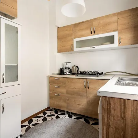 Апартаменты Amazing Flat Near Bagdat Street With Enticing Interior Design In Kadikoy Стамбул