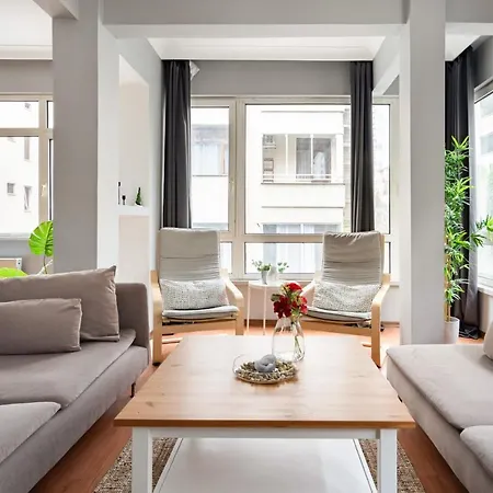 Amazing Flat Near Bagdat Street With Enticing Interior Design In Kadikoy Апартаменты *