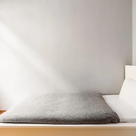 Amazing Flat Near Bagdat Street With Enticing Interior Design In Kadikoy *