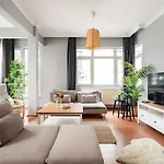 Apartment Amazing Flat Near Bagdat Street With Enticing Interior Design In Kadikoy Istanbul